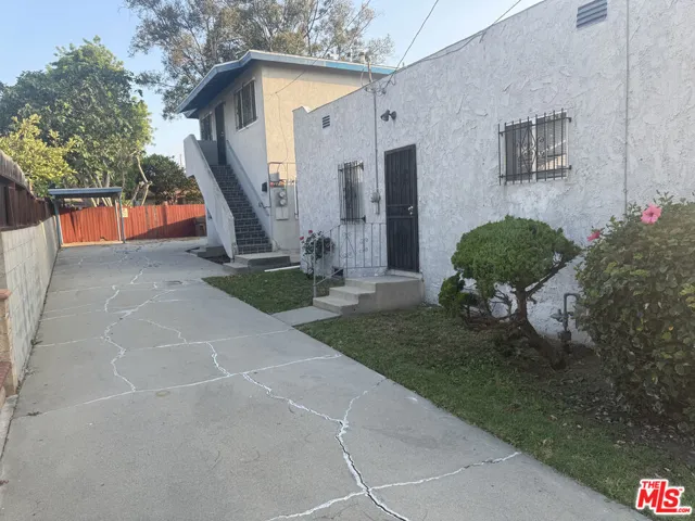 1136 W 109th Place, Los Angeles, California 90044