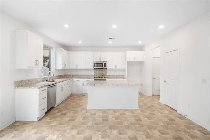 542 Colorado Drive, Rialto, California 92377