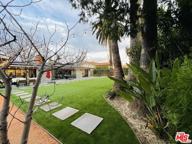 4821 Heaven Avenue, Los Angeles, California 91364