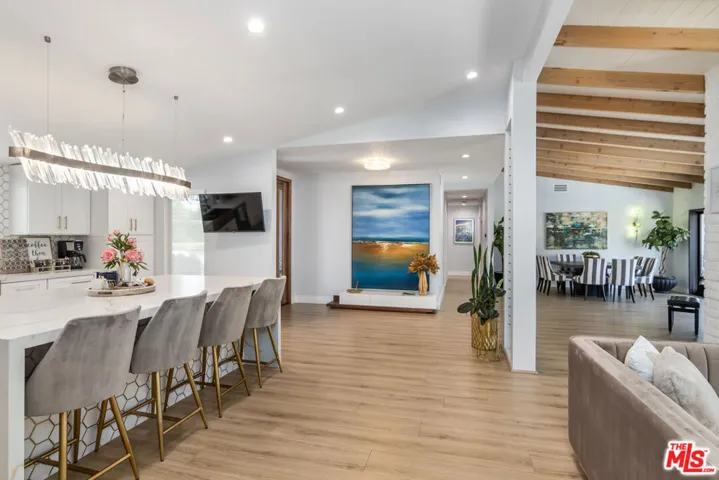 4821 Heaven Avenue, Los Angeles, California 91364