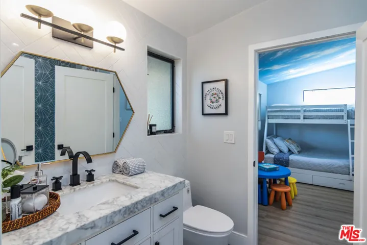 4821 Heaven Avenue, Los Angeles, California 91364