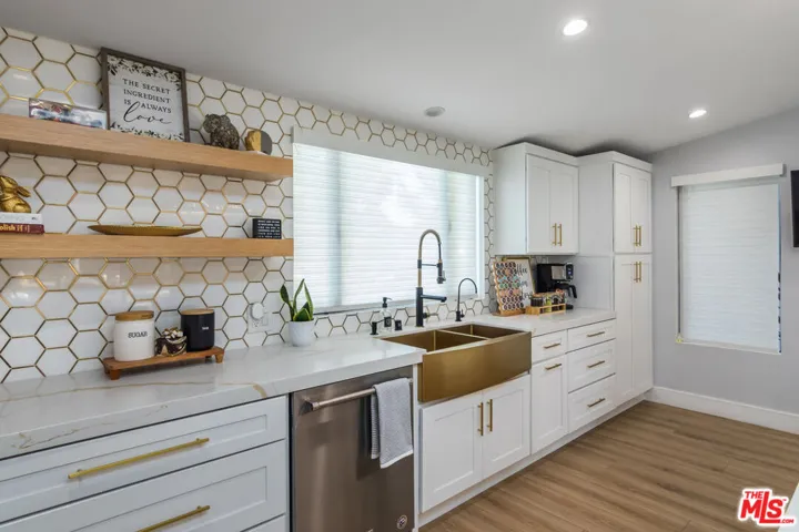 4821 Heaven Avenue, Los Angeles, California 91364