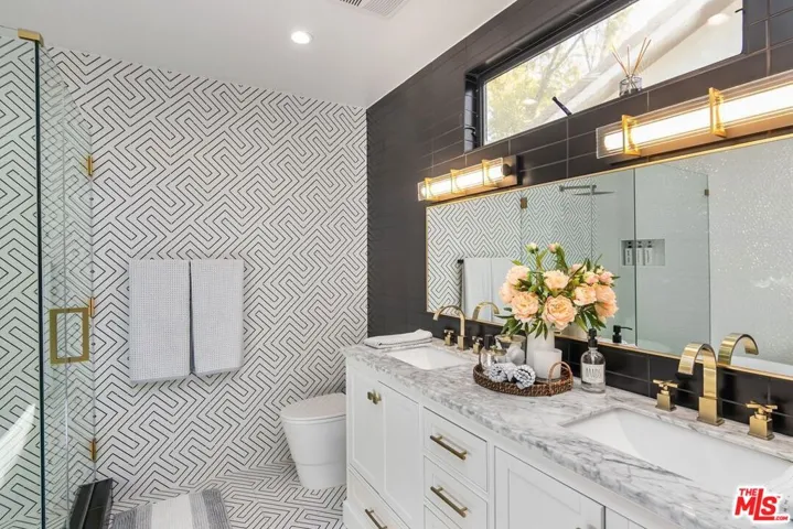 4821 Heaven Avenue, Los Angeles, California 91364