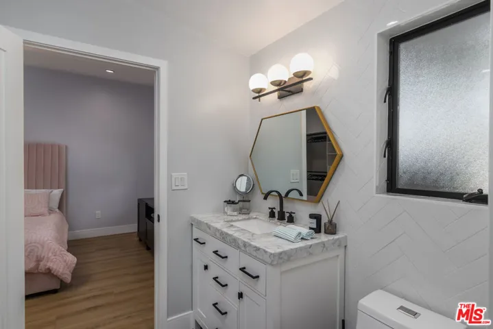 4821 Heaven Avenue, Los Angeles, California 91364