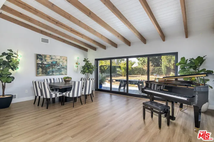 4821 Heaven Avenue, Los Angeles, California 91364
