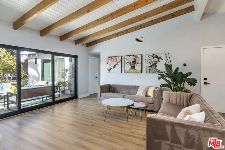 4821 Heaven Avenue, Los Angeles, California 91364