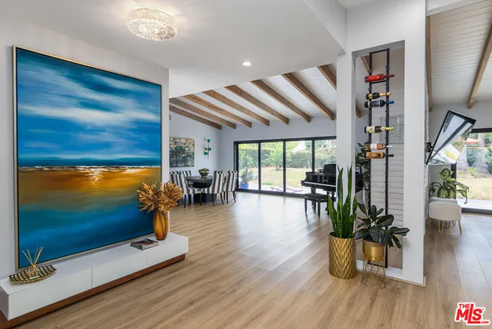 4821 Heaven Avenue, Los Angeles, California 91364