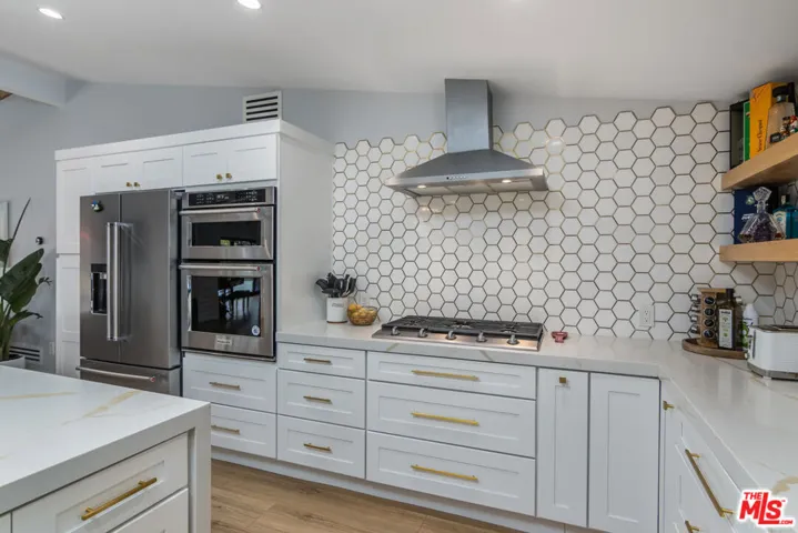 4821 Heaven Avenue, Los Angeles, California 91364