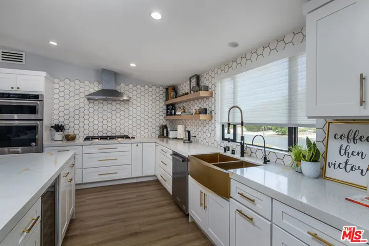 4821 Heaven Avenue, Los Angeles, California 91364