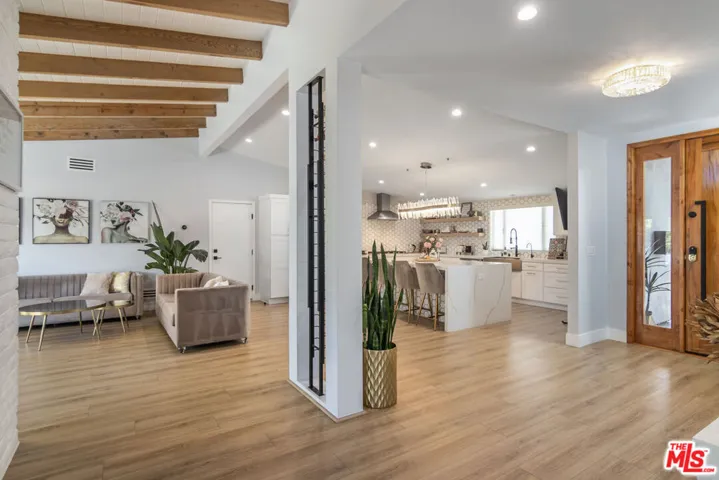 4821 Heaven Avenue, Los Angeles, California 91364
