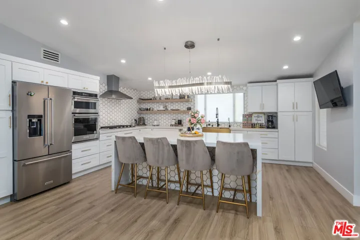 4821 Heaven Avenue, Los Angeles, California 91364