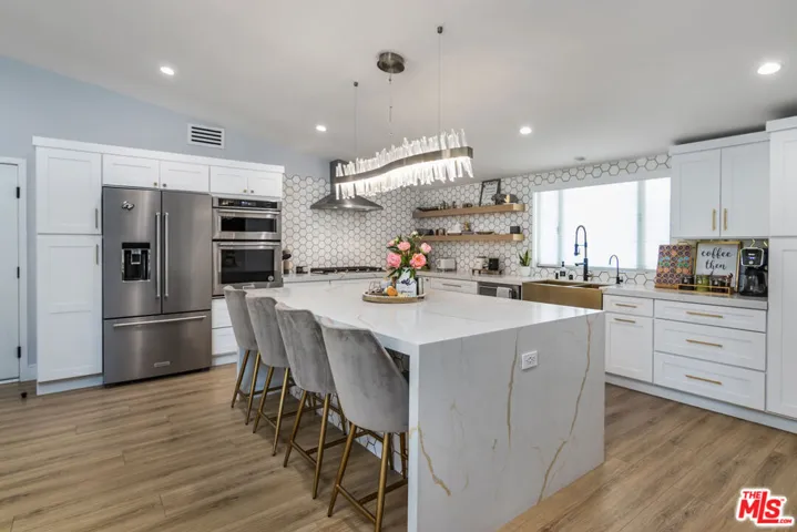 4821 Heaven Avenue, Los Angeles, California 91364