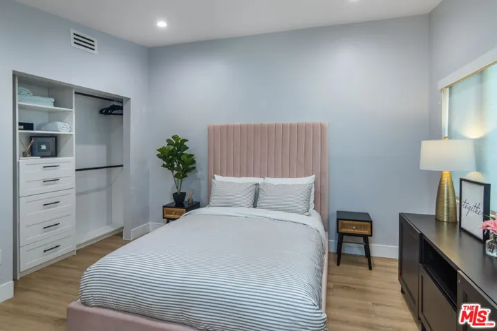 4821 Heaven Avenue, Los Angeles, California 91364