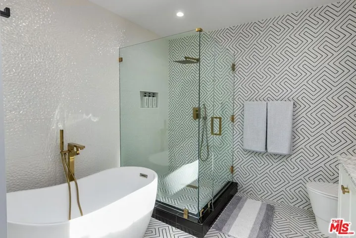4821 Heaven Avenue, Los Angeles, California 91364