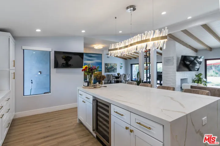 4821 Heaven Avenue, Los Angeles, California 91364