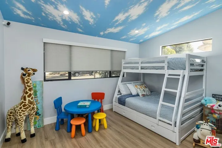 4821 Heaven Avenue, Los Angeles, California 91364