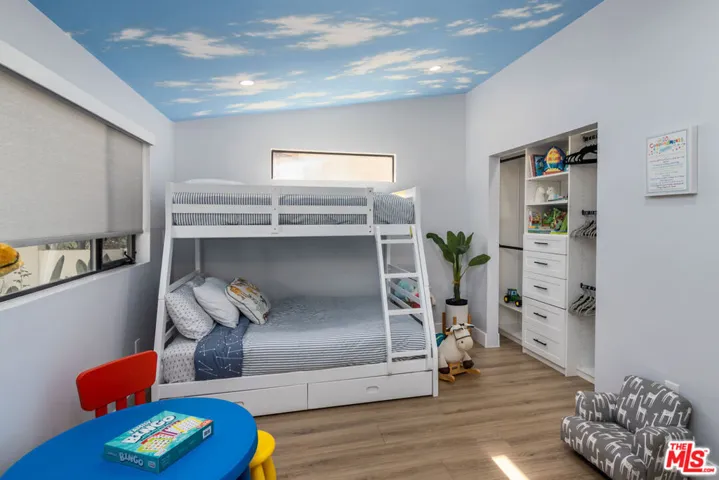 4821 Heaven Avenue, Los Angeles, California 91364