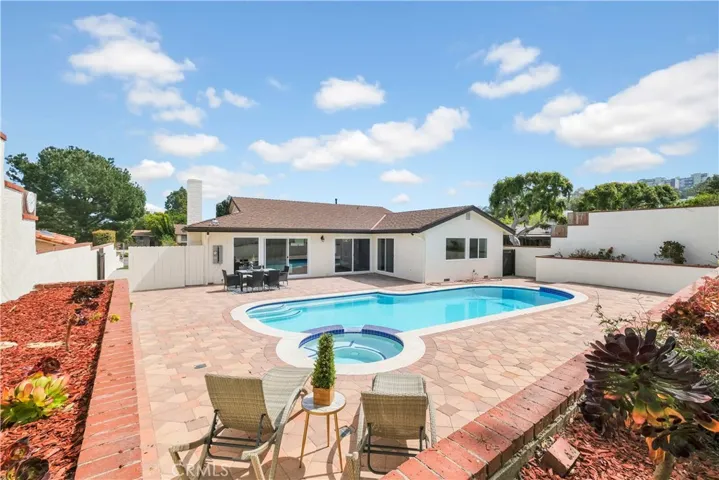 27135 Shorewood Road, Rancho Palos Verdes, California 90275