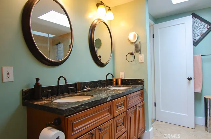 3830 Markridge Road, Glendale, California 91214