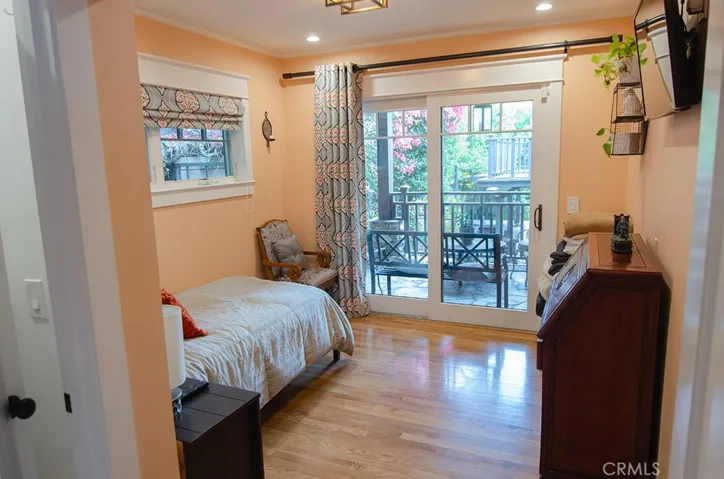 3830 Markridge Road, Glendale, California 91214