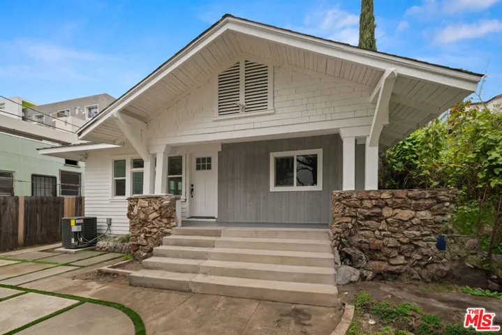 5729 Carlton Way 3/4, Los Angeles, California 90028