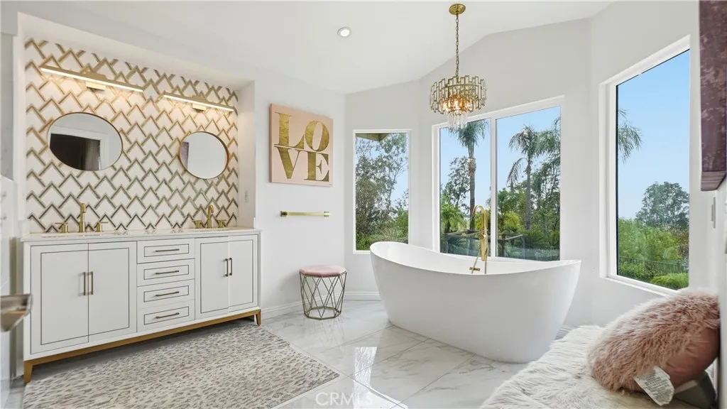 Masterbathroom