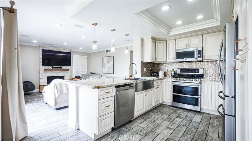 20 Monte Diablo, Pomona, California 91766