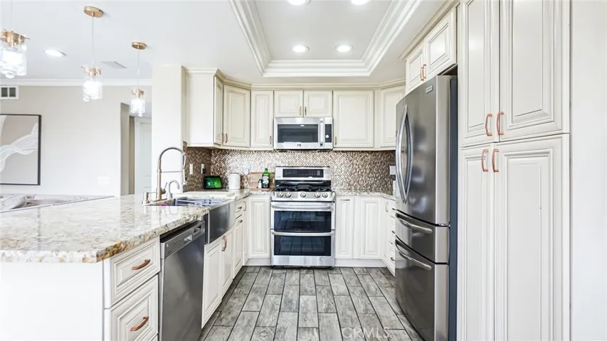 20 Monte Diablo, Pomona, California 91766