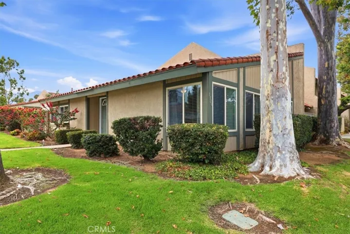 1304 Camelot, Corona, California 92882