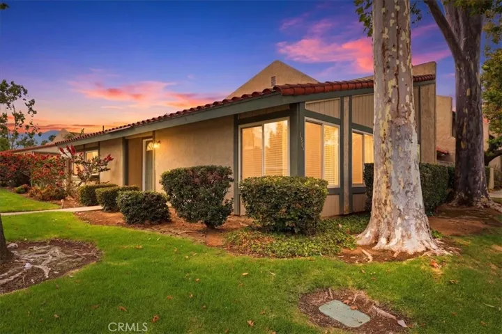 1304 Camelot, Corona, California 92882