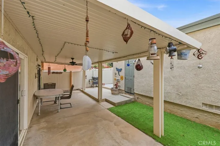 1304 Camelot, Corona, California 92882