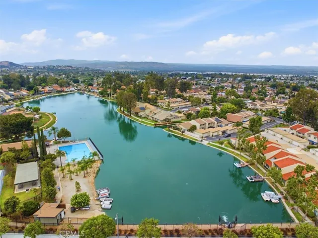 1304 Camelot, Corona, California 92882