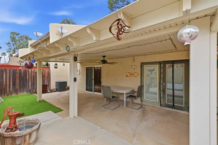 1304 Camelot, Corona, California 92882