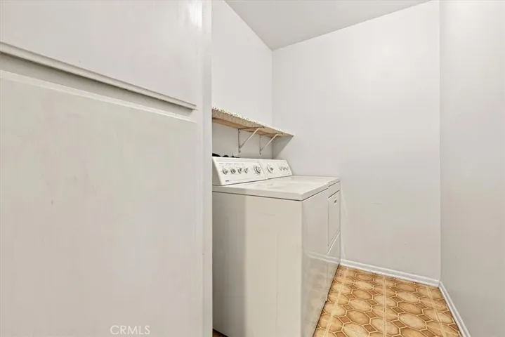 1304 Camelot, Corona, California 92882