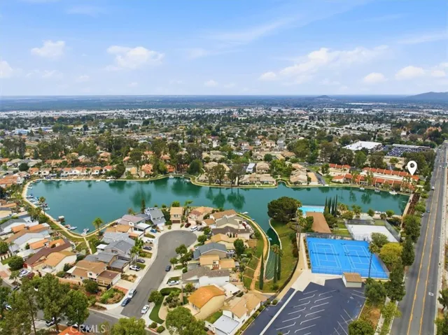 1304 Camelot, Corona, California 92882