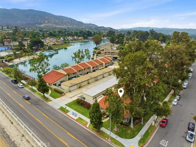 1304 Camelot, Corona, California 92882