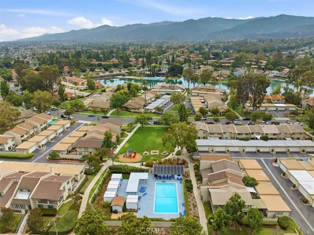 1304 Camelot, Corona, California 92882