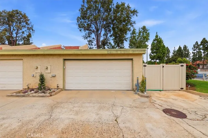 1304 Camelot, Corona, California 92882