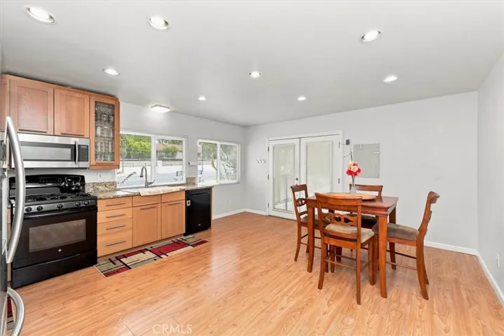 1304 Camelot, Corona, California 92882