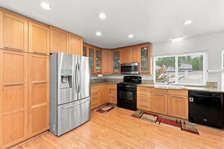 1304 Camelot, Corona, California 92882