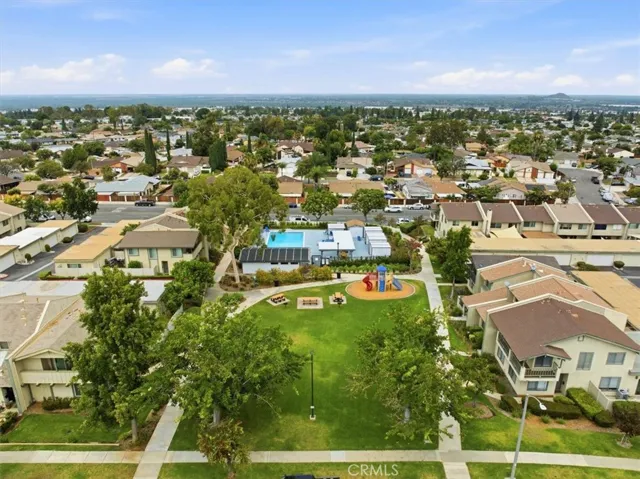 1304 Camelot, Corona, California 92882