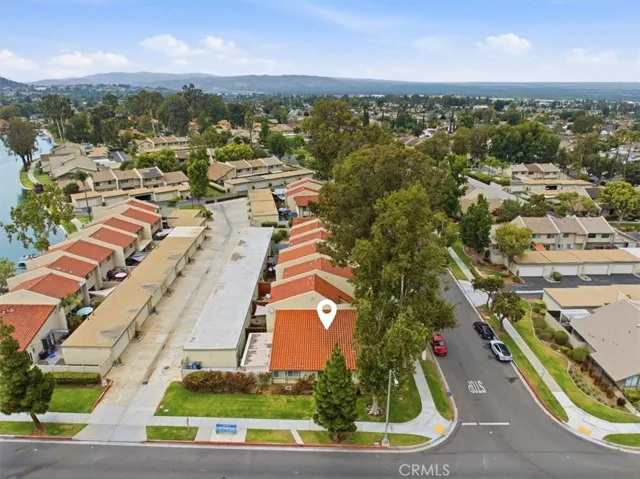 1304 Camelot, Corona, California 92882