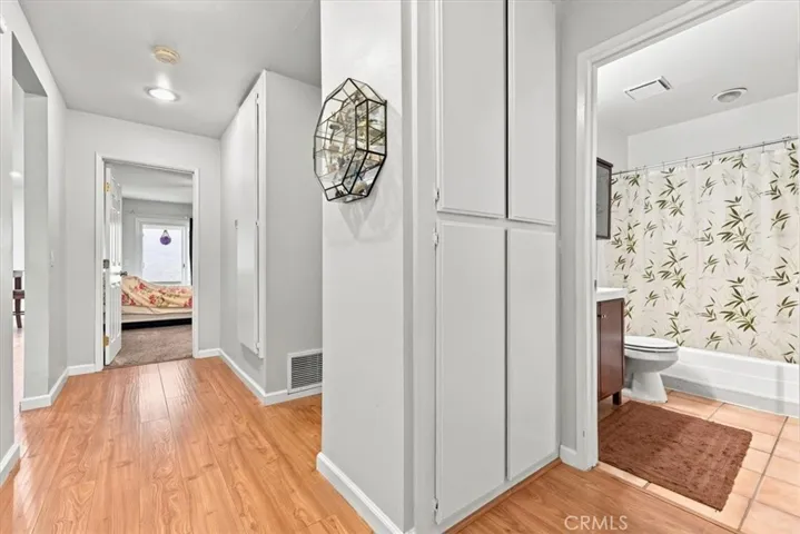 1304 Camelot, Corona, California 92882