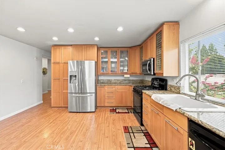 1304 Camelot, Corona, California 92882