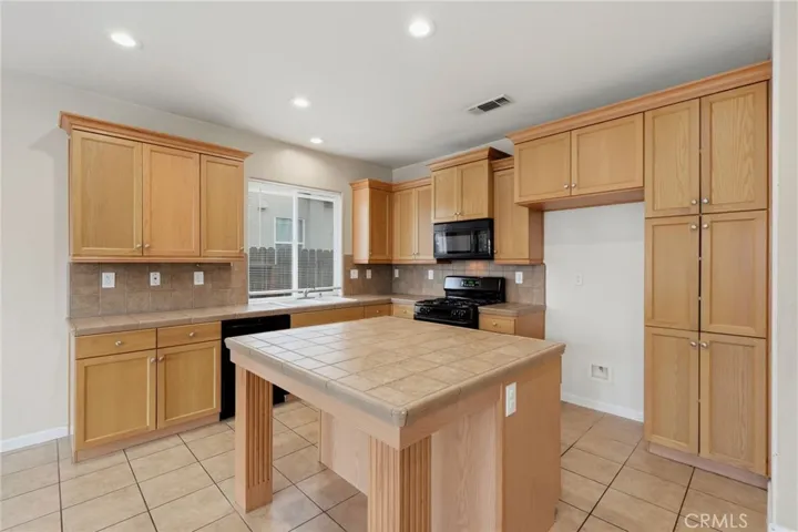 3042 W Delta, Visalia, California 93291