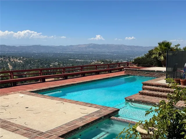3831 Alonzo, Encino, California 91316