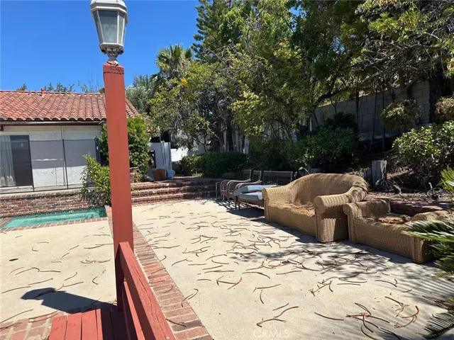 3831 Alonzo, Encino, California 91316