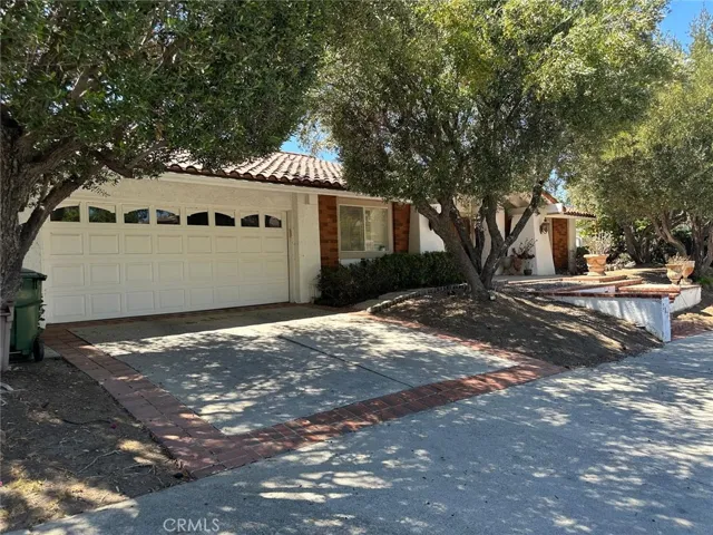 3831 Alonzo, Encino, California 91316
