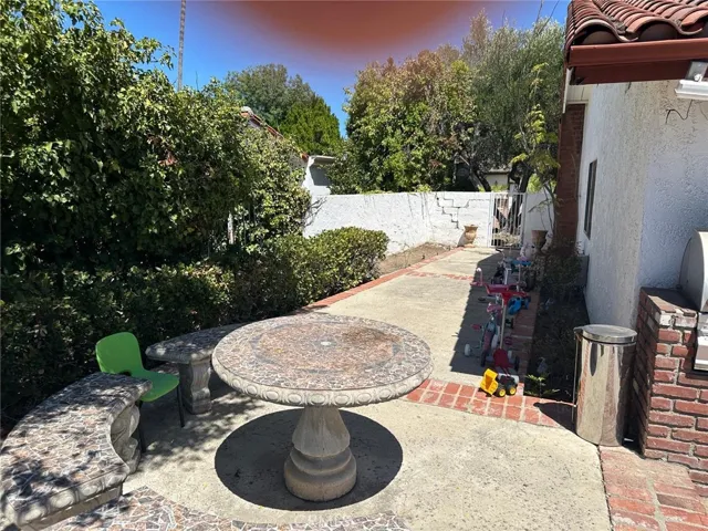 3831 Alonzo, Encino, California 91316