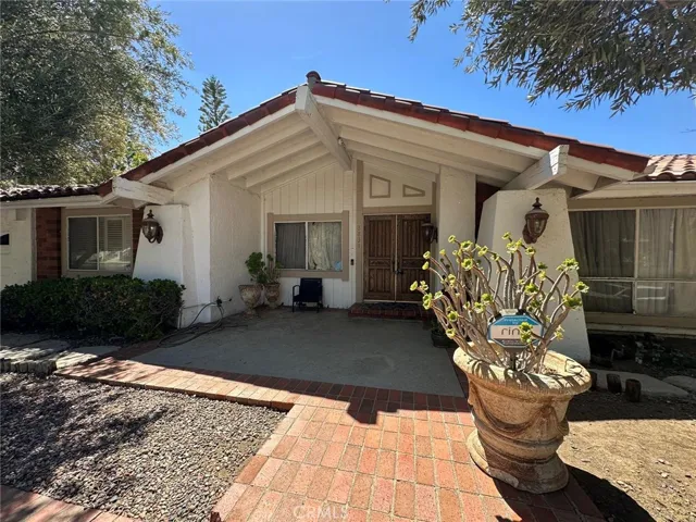 3831 Alonzo, Encino, California 91316